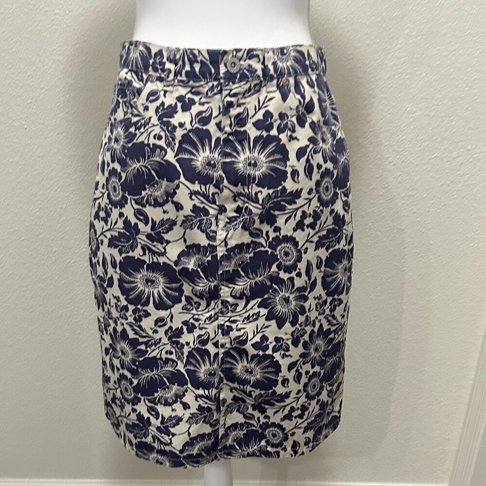 Eddie Bauer beige and navy floral a=line cotton knee length skirt, size 8